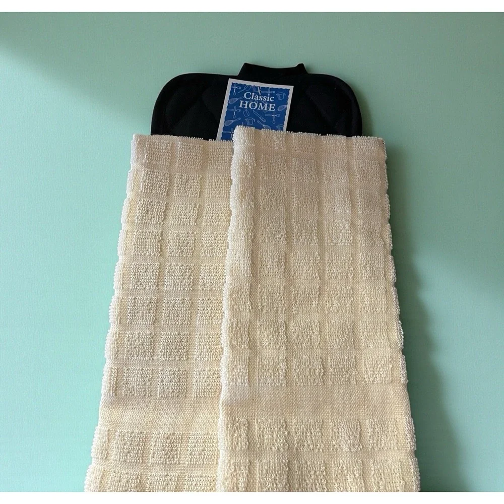 7 PC Bath & Body Works Gift Basket‎ Body Cream Mist Kitchen Towels Potholders